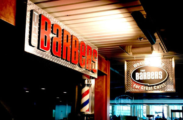 Bold Diamond plate sign gets attention of onlookers by onlinediamondplate.com