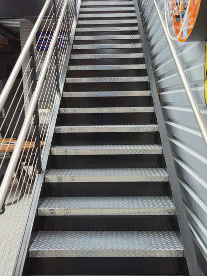 Wholesale Heavy-Duty Aluminum Diamond Plate Sheets