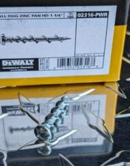 DeWalt 1/4" x 1-1/4" Wall Dog Pan Head Light Duty Anchor (100/Pkg.)
